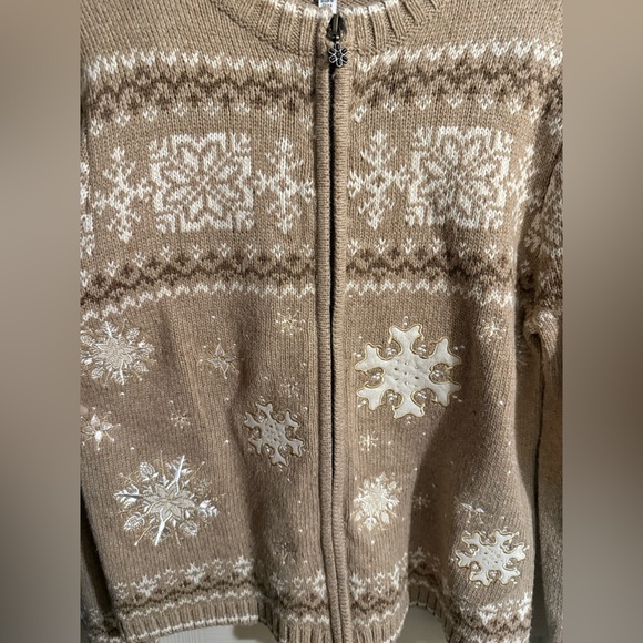 CARDIGAN SWEATER Zip Up CROFT & BARROW tan white SNOWFLAKES medium - Picture 9 of 13